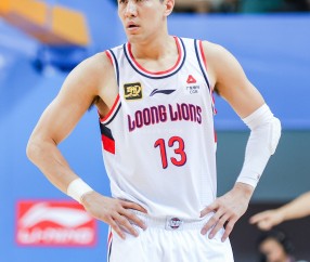 kaiyun-媒体人：郭艾伦只是不如从前的自己 而不是不如现在的年轻人